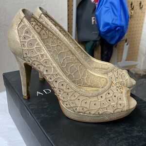 Adrianna Papell Foxy Gold Sterling Metallics Platform evening sandal shoes